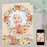 Foto i Blommigt Utandning med Woodland Fox Birthda Kort<br><div class="desc">Cute-födelsedagskort för en speciell liten pojke eller flicka med egna foto- och anpassningsbar-meddelanden inuti. Utformningen har en andedräkt för blommigten och matchar gräns med fullt bloom ro, ömtåliga blommor och skog från lycklig. Inuti exemplet är ordalydelsen fullt redigerbar och det står för närvarande "höftsträ [namn är gammal] idag ... har...</div>