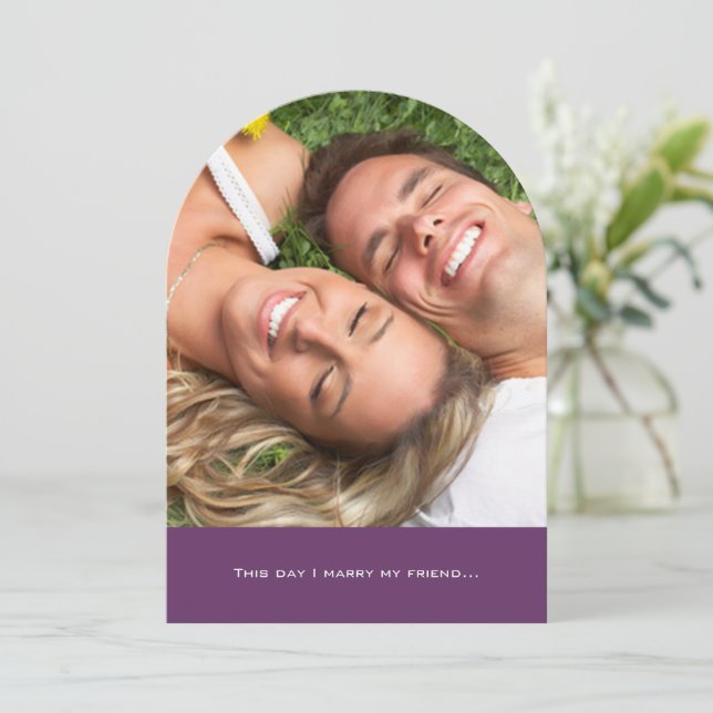 Foto jag gifta mig med min Friend Quote Typography Inbjudningar (Stående Fram)