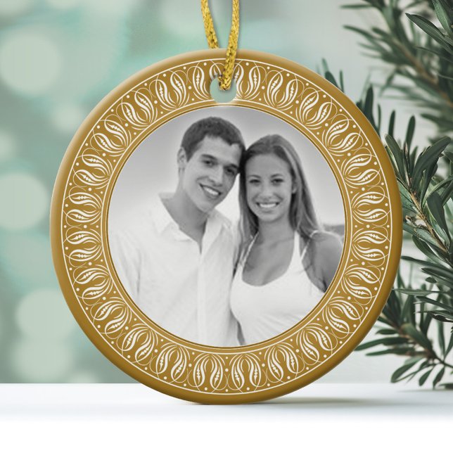 Foto med guld filigree gräns julgransprydnad keramik (Personalized Christmas Photo Ornament)