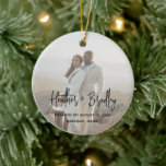Foto med hether Elegant - minimalt Modern Engine Julgransprydnad Keramik<br><div class="desc">Modern julprydnad i stil med en enkel och minimal design med namn i en elegant skripttypografi och dina detaljer om förlovningen i ett minimalistiskt sans serif-teckensnitt över ditt favoritfoto. Utformningen har ett stort överlägg som gör att texten kan visas över bild och kan tas bort i designredigeringsverktyget i verktyg. Denna...</div>