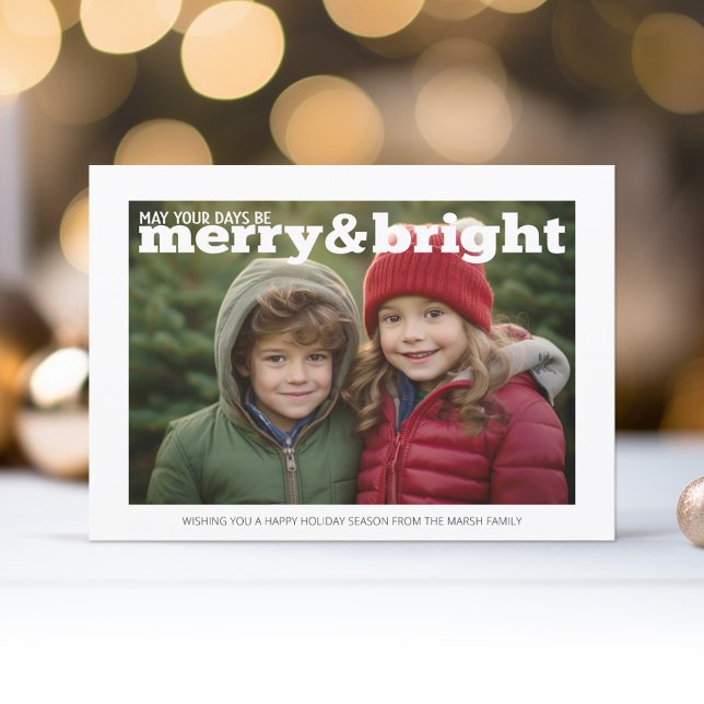 Foto med stort Merry och Bright - helt enkelt rött Julkort (Modern Christmas Card with bold type and a red background - download option available)