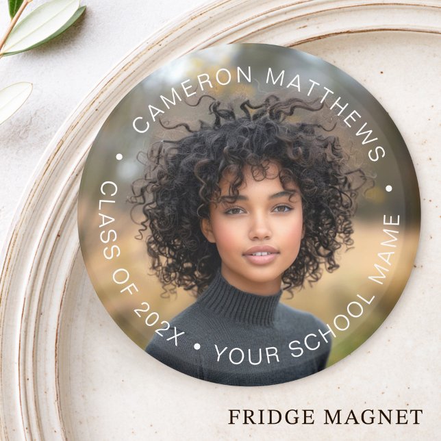 Foto med vit text överlagring examen studerande magnet (Photo white text overlay graduation grad magnet)