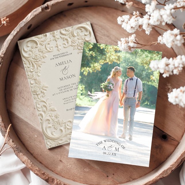 Foto Monogram Präglad Barock Bröllopsinbjudan Inbjudningar (Photo Monogram Embossed Style Baroque Wedding Invitation)