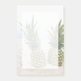 Foto på 2 ananas på en strand post-it block