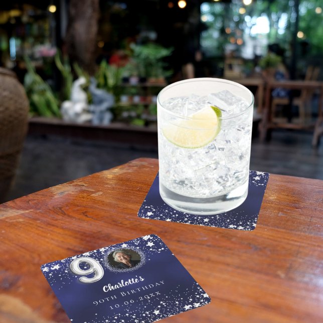 Foto på 90:e födelsedagskalenliga blå silver-stjär underlägg papper kvadrat (Skapare uppladdad)