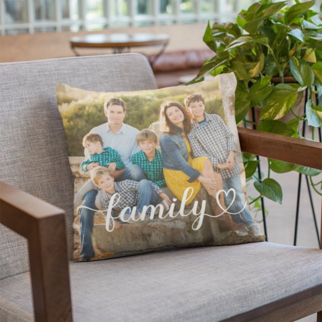 Foto på Anpassningsbarna Family Kärlek White Scrip Kudde (Skapare uppladdad)