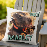 Foto på Anpassningsbarna Pet-fil för modern, uppsp Kudde<br><div class="desc">Den här enkla och klassiska designen består av serif-typografi och lägger till en anpassningsbar foto av ditt sällskapsdjur.</div>