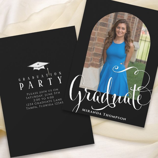 Foto på Anpassningsbarna Studenten Calligraphy Scr Inbjudningar (Graduation announcement invitation with arch photo template.)