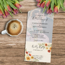 Foto på blommigten bröllop i Rustic boho vattencol