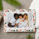Foto på Blommigten elegant Winter Julkort<br><div class="desc">Elegantens julfotokort med vågräts foto inramat i vitt med bakgrunden mönster av vinterblommor och löv i skuggor av rosa,  grönt,  mauve och blått. Anpassa blommigtens julkort med anpassningsbar hälsning och din familj namn. Fotojulkortet återgår till visningen av ditt personliga meddelande.</div>