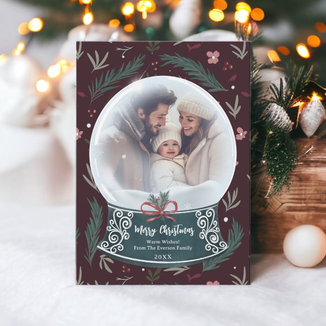 Foto på blommigten Rustic jul- i snö Julkort (Rustic Christmas snow globe floral family photo Holiday Card on red)