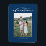 Foto på Blue Modern Mix Typography God jul Magnet<br><div class="desc">God jul! Skicka önskemål till familj och vänner med anpassadet till dagens julmagnet. Den har ett skript för elegant och enkel typografi. Anpassa det här fotojulkortet genom att lägga till namn och ett foto. Denna blåa julmagnet finns på andra djur och färg.</div>