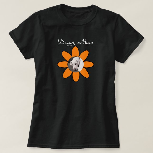 Foto på Cute Hund på Söt Orange Flower Morsa T Shirt (Design framsida)
