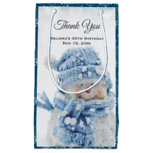 Foto på Cute Snögubbe i Winter Tack