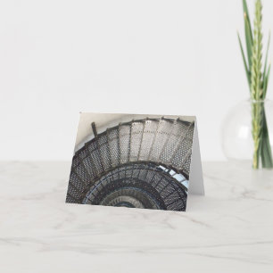 Foto på en svart metall-stair-fodral inuti torn kort