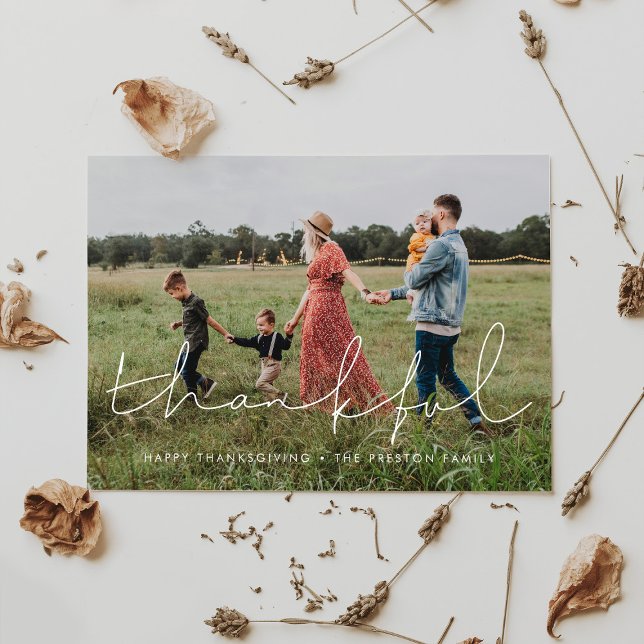 Foto på familj med tacksamma minimalistiska Thanks Julkort (Skapare uppladdad)