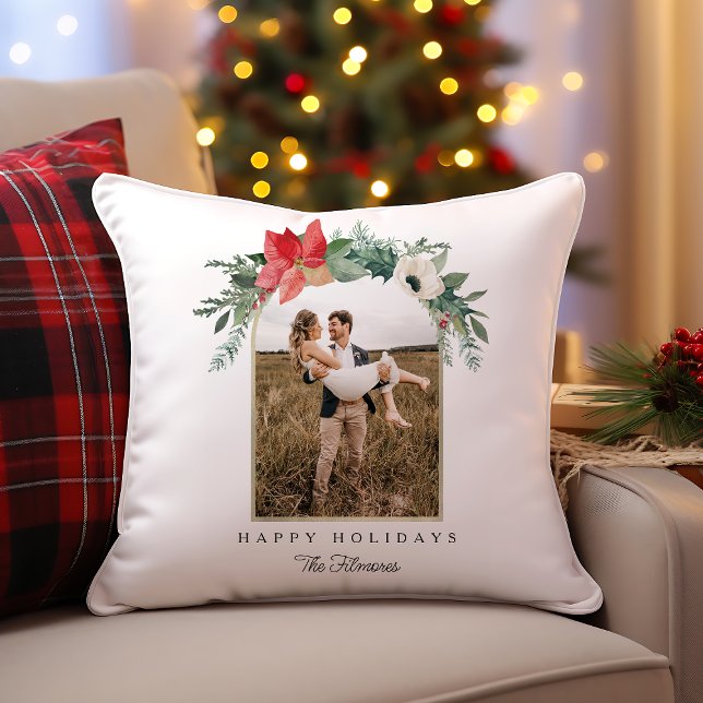 Foto på Glad helg i Winter Blommigt Arch Kudde (Winter Floral Arch Happy Holidays Photo Throw Pillow)