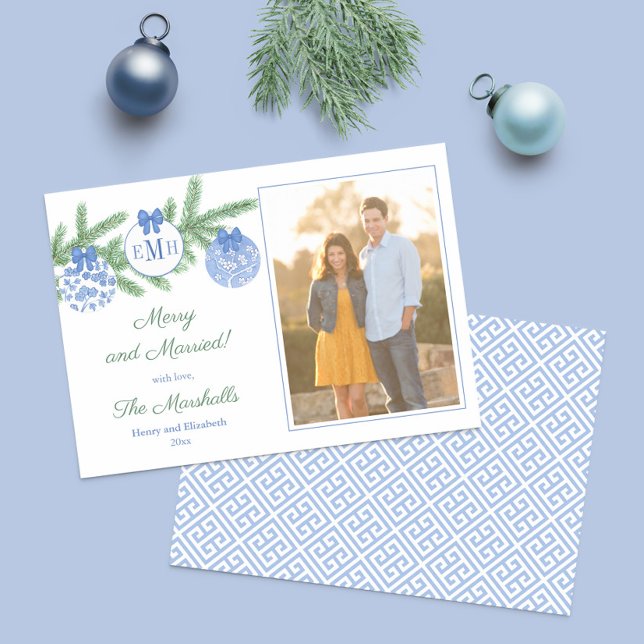 Foto på God jul med gift och mungift Julkort (Blue and white chinoiserie ornaments Christmas cards with monogram, family photo & Greek Key backer)