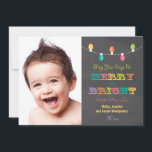 Foto på Helgdag till Bright Ljus Chalkboard Julkort<br><div class="desc">Lägg till din favoritfamilj bild i den här söta och färgstarka strängen med ljus chalkboard-helgdag-fotokort i ljusa gulter, kalkgröna, blå, shock rosa och lila på en svart bakgrund. Baksidan är grönt och vit polka dots. Ordalydelsen säger att era dagar kan vara ärliga och ljusa. Bild © Krissy H. Studios, LLC....</div>