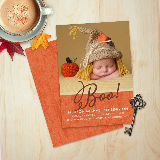 Foto på hösten Baby i cute Halloween-hösten Meddelande (Cute Halloween Fall Autumn Baby Birth Photo Announcement)