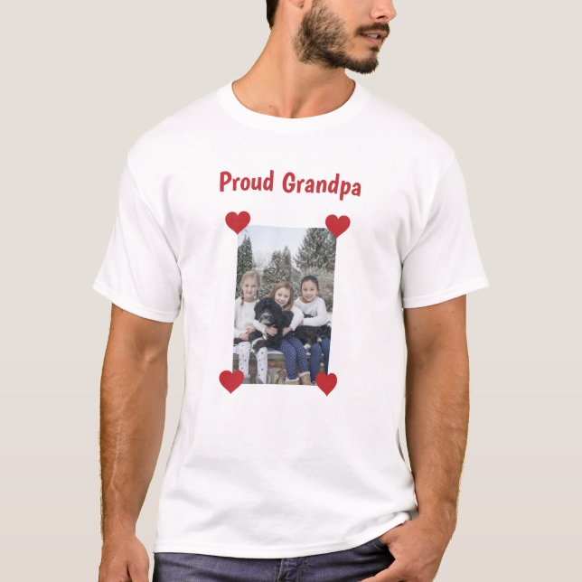 Foto på Lodrät Cute Hearts Proud Grandpa Kärlek T Shirt (Framsida)
