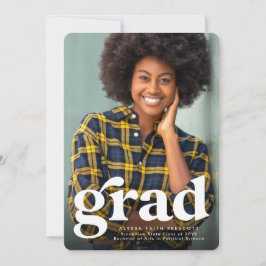 Foto på lodrät studenten i fetstil av enkel grönt meddelande