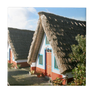 Foto på Madeira med Santanas typiska hus Kakelplatta