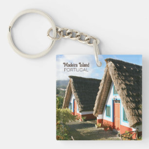 Foto på Madeira med typiska hus, Portugal