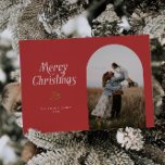 Foto på minimal Red Arch God jul Julkort<br><div class="desc">Minimal och ren julfoto med ett rött ram med en typografisk text som säger "god jul" med en enkel illustration av röda bär.</div>