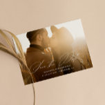 Foto på Modern Minimal Calligraphy Script-Fullt Spara Datumet<br><div class="desc">Med skript för snyggt och elegant typsnitt med en toning av genomskinlig övertoning över fotot för att markera texten. Lägg till ytterligare information på baksidan.</div>