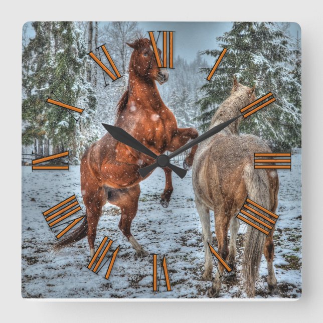 Foto på Rearing Dun & Palomino Winter Horses Equin Fyrkantig Klocka (Framsida)