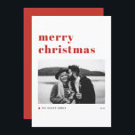 Foto på Red Retro Fold Typography God jul Julkort<br><div class="desc">God Jul! Skicka ditt helgdag till familj och vänner med anpassadet ett modernt julkort. Den har återformig typografi med Julgran-accent. Anpassa det här fotokortet genom att lägga till egna helgdag. Det här återjulkortet finns i andra färg.</div>