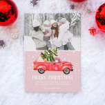 Foto på rosan lastbil Julgran i vintage Julkort<br><div class="desc">God jul! Vintagens reflekterande illustration av vattenfärgen lastbil och grönt Julgran med vit snö på mörkens rosa,  lägg till 1 foto. Vintern och kort för helgdagar i perfekt.</div>