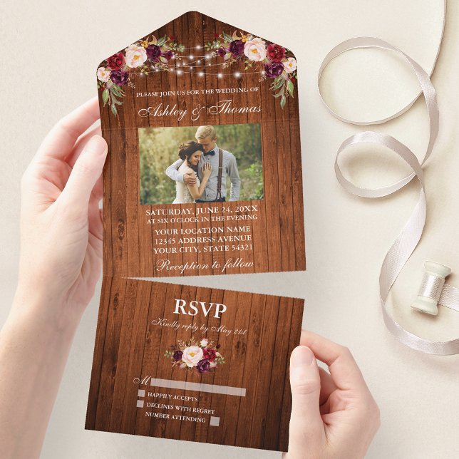 Foto på Rustic Bröllop Blommigt Wood Ljus (All In One Wedding Invitation with tear off RSVP Card)