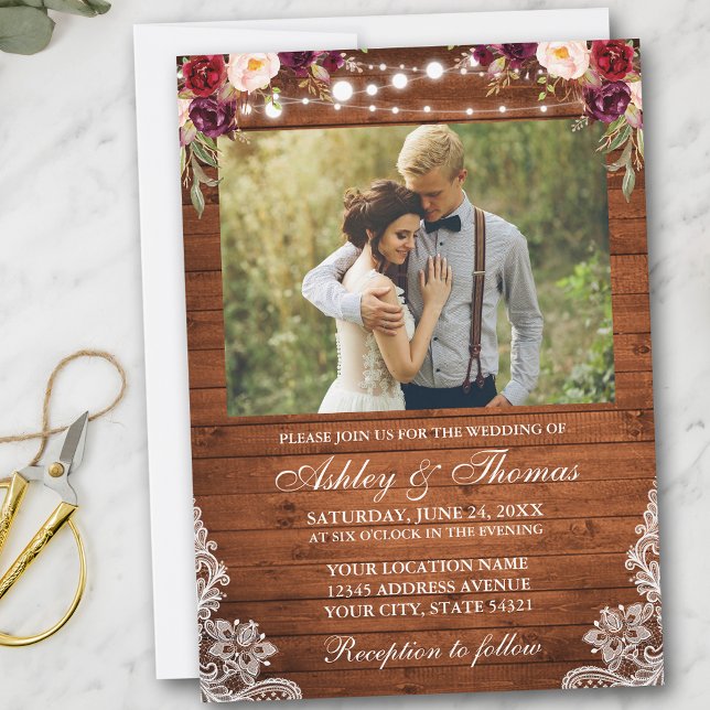 Foto på Rustic Bröllop Blommigt Wood Ljus Snöre Inbjudningar (Customize to add more text or more photos to back of card.)