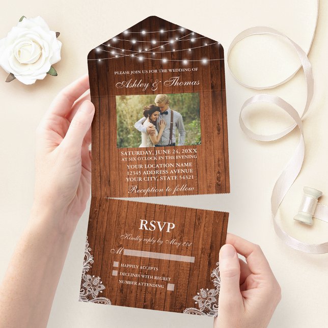 Foto på Rustic Bröllop Wood String Ljus Snöre (All In One Wedding Invitation with tear off RSVP Card)