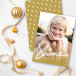 Foto på Shine Glow Handskrift Script Guld Ombre Julkort<br><div class="desc">Designad av tjock*fa*tin. Enkel att anpassa med egen text,  bild eller bild. Kontakta tjock*fa*tin direkt om du vill ha anpassningsbar. Avgifter för anpassningsbar gäller. www.zazzle.com/fat_fa_tin www.zazzle.com/color_therapy www.zazzle.com/fatfatin_blue_knot www.zazzle.com/fatfatin_red_knot www.zazzle.com/fatfatin_mini_me www.zazzle.com/fatfatin_box www.zazzle.com/fatfatin_design www.zazzle.com/fatfatin_ink.</div>