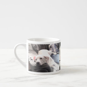 Foto på söt vit hund med bästa vän pappa espressomugg