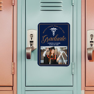 Foto på Studenten från sjuksköterskeskolan i Guld Magnet