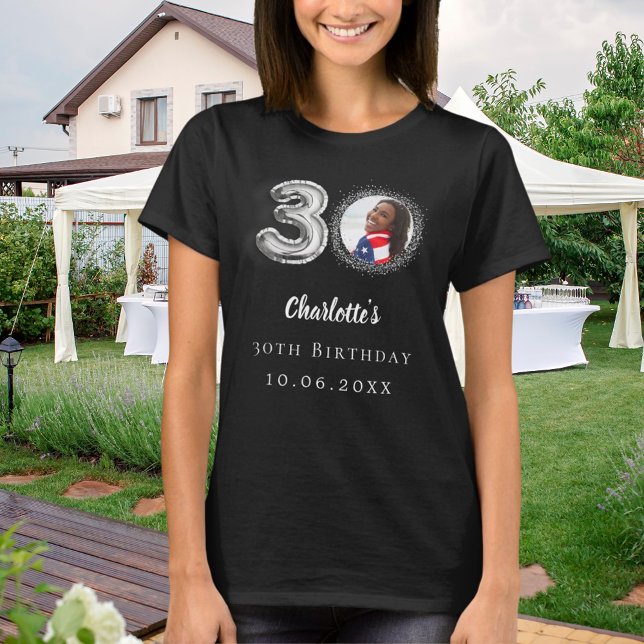 Foto på svart silver i 30års födelsedag t shirt (Skapare uppladdad)