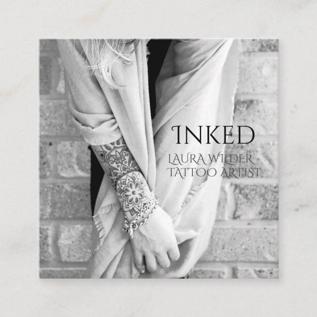 Foto på Tattoo Artist Black White Anpassningsbar P Fyrkantigt Visitkort (Framsida)