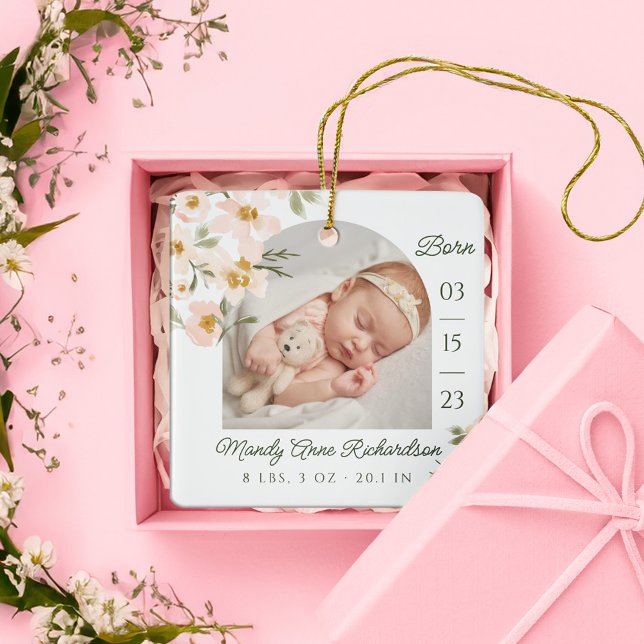 Foto på vattenfärgsRosa Blommigt Baby Birth Stats  Julgransprydnad Keramik (Watercolor Pink Florals Baby Birth Stats Photo Ceramic Ornament)