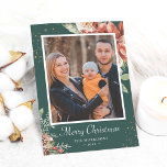 Foto på Winter Grönt Red Blommigt God jul Julkort<br><div class="desc">Sänder hälsningen av säsongen med det här "Scarlet Red Blommigt God jul 2 Photo Helgdag Card". Om du vill göra ytterligare anpassningar klickar du på länken "anpassa ytterligare" och användor verktyg som är utformat för att ändra mallen.</div>