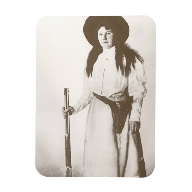 Foto Porträtt från en Cowgirl Holding a Rifle, c19 Magnet (Vertikal)