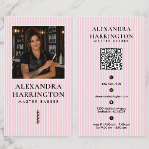 Foto-QR-kod för kvinnlig mästarbarberare i rosa el Visitkort