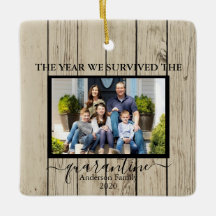 Foto vi Överlevt karantänen Faux Wood