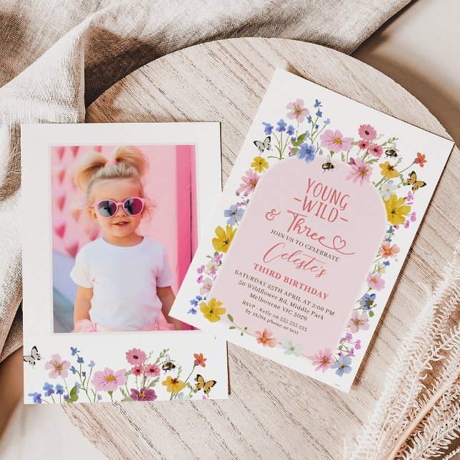Foto Vildblomma Ung Vild Tre 3-års Födelsedag  Inbjudningar (Young Wild and Three Wildflower 3rd Birthday Invitation, Young Wild and Three Invitation Wildflowers)
