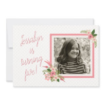 Fotofödelsedagsinbjudan till korall Blommigt - två