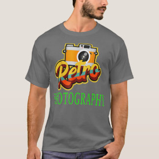Fotograf för tagning av fotografi på retro-fotogra t shirt
