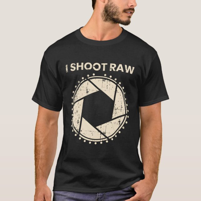 Fotograf I Shoot Raw Camera Bezel T Shirt (Framsida)